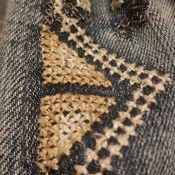 Miss Me Jean's - Picture 8 of 9